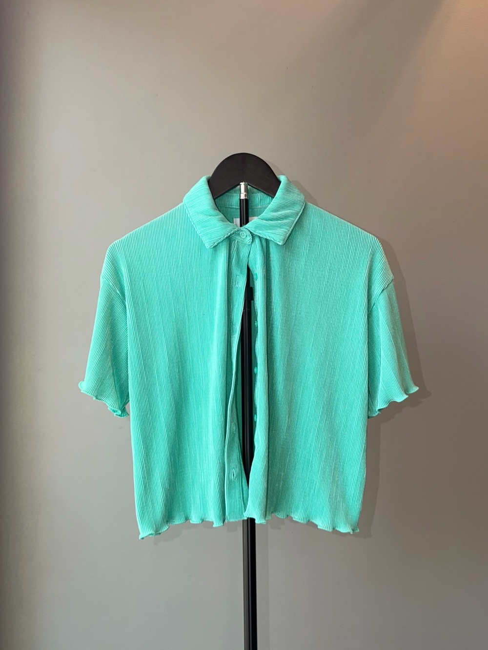 Short Sleeve Pleated Button Up Blouse XS Preppy Old Money Retro Sustainable 90s